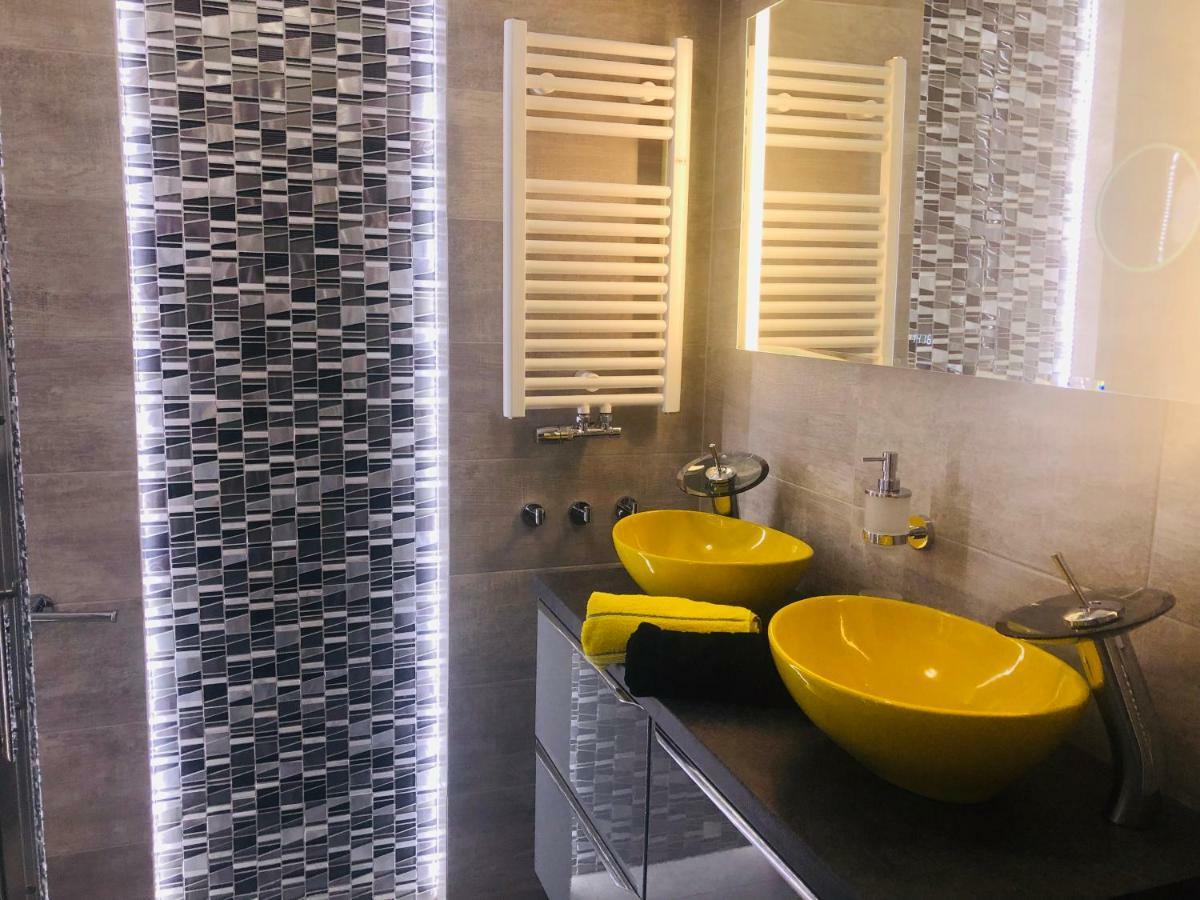 Apartament Elegance Yellow Rewal Exterior foto