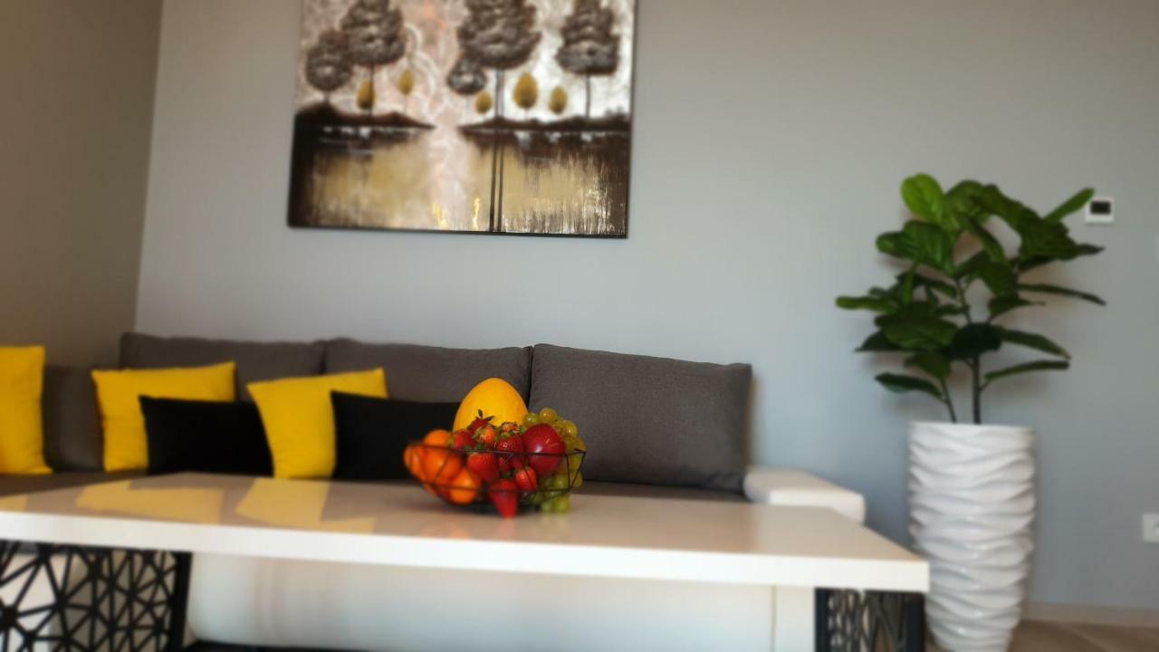Apartament Elegance Yellow Rewal Exterior foto